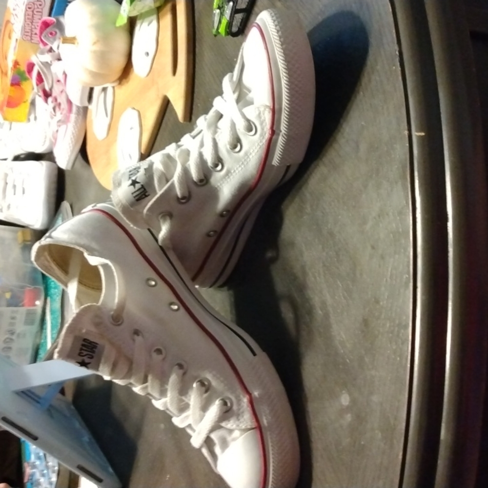 White converse all star unisex shoes